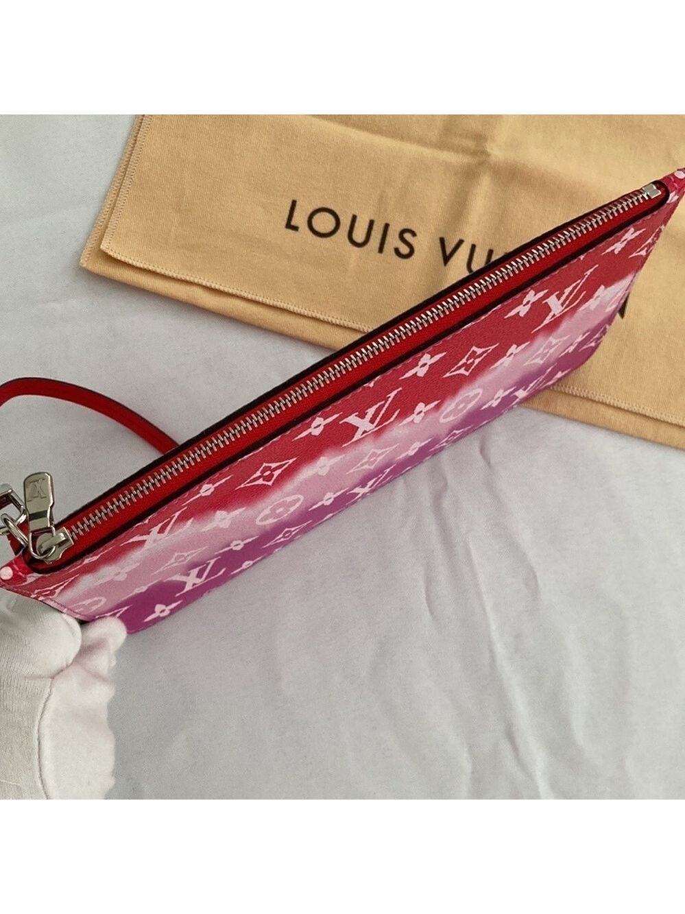 Nwot Louis Vuitton Escale Neverfull MM Pochette - Picture 7 of 10